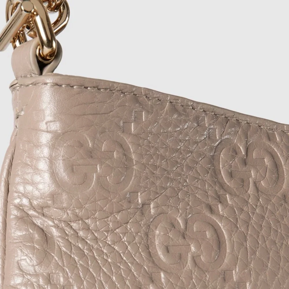 GUCCI GG EMBLEM SMALL LEATHER SHOULDER BAG TAUPE - Picture 4 of 13